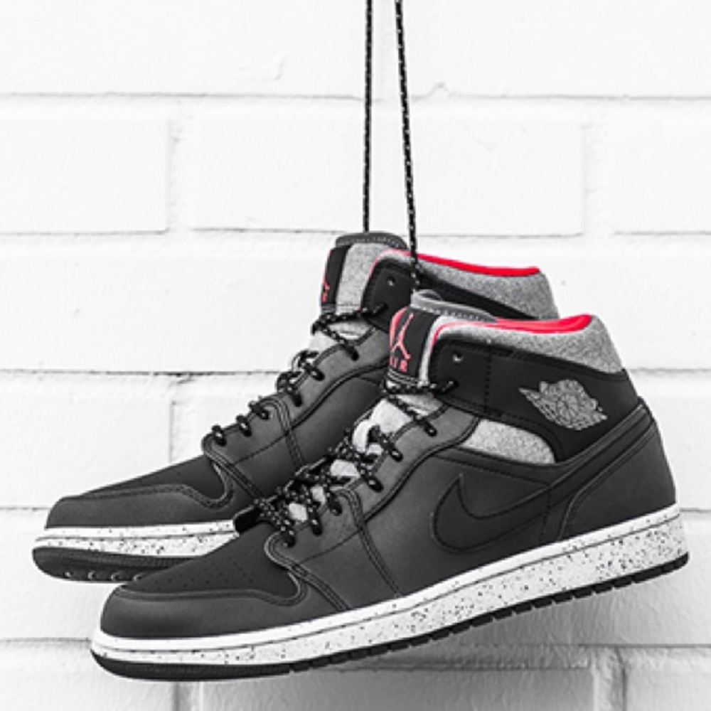 Air Jordan 1 Mid Winterized Black Grey Infrared